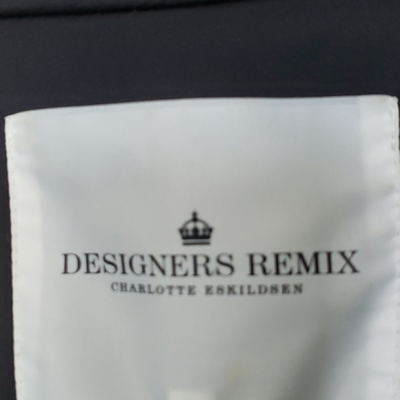 Black silk blazer - tuxedo style - Picture 2 of 4